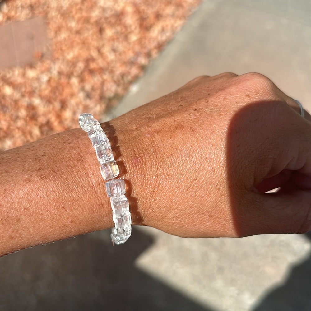 Beautiful clear square beaded bracelet on a stretchy band. - Picture 6 of 6